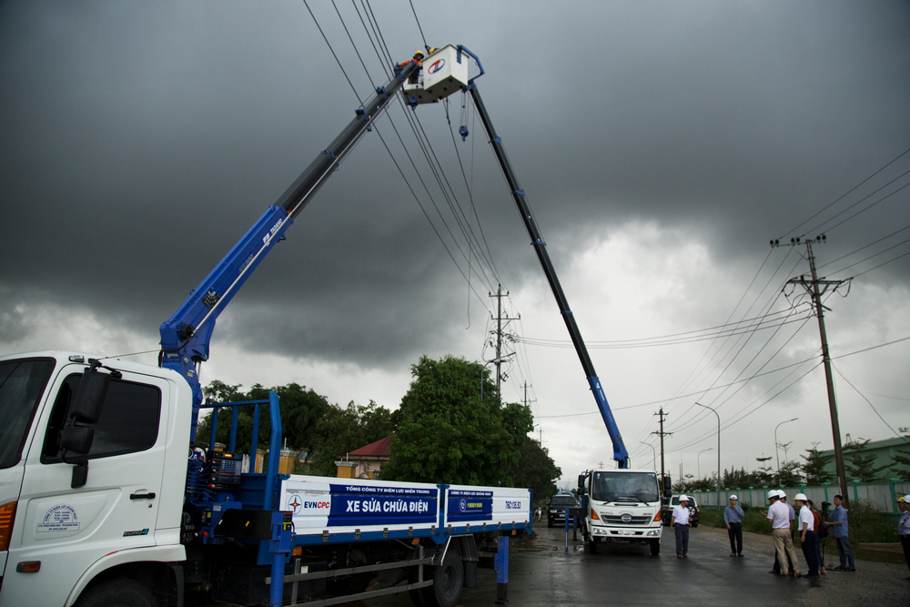 Bão số 6 và mưa lũ làm hơn 913.800 khách hàng ở miền Trung-Tây Nguyên bị mất điện 